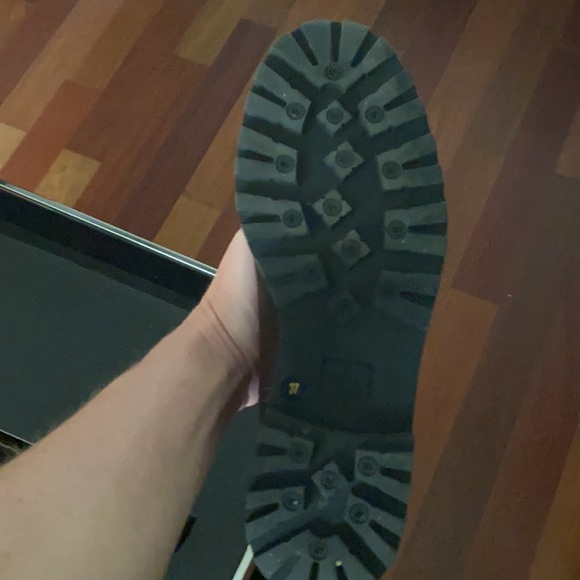 Like new distressed looking Gucci Boots - Picture 4 of 8